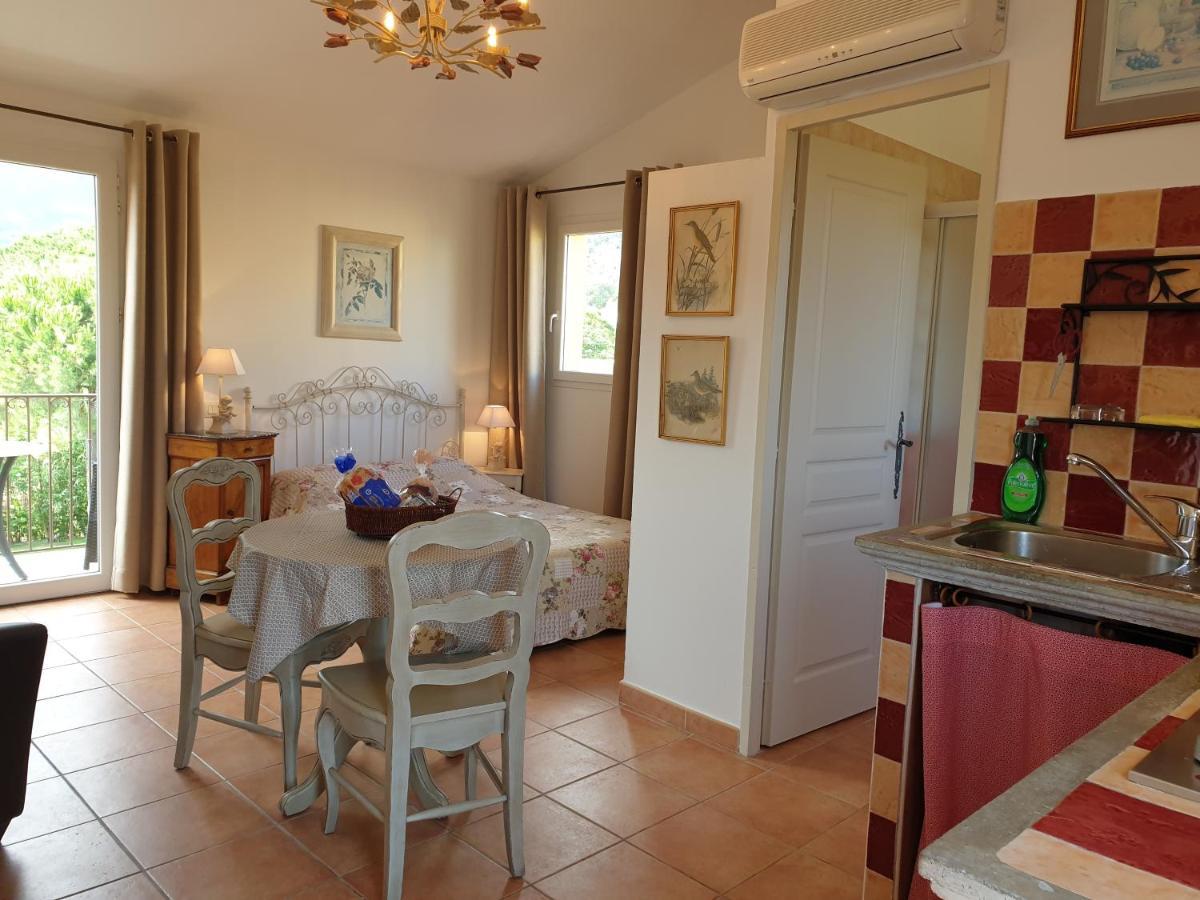 Residence A Merula Calvi  Eksteriør bilde