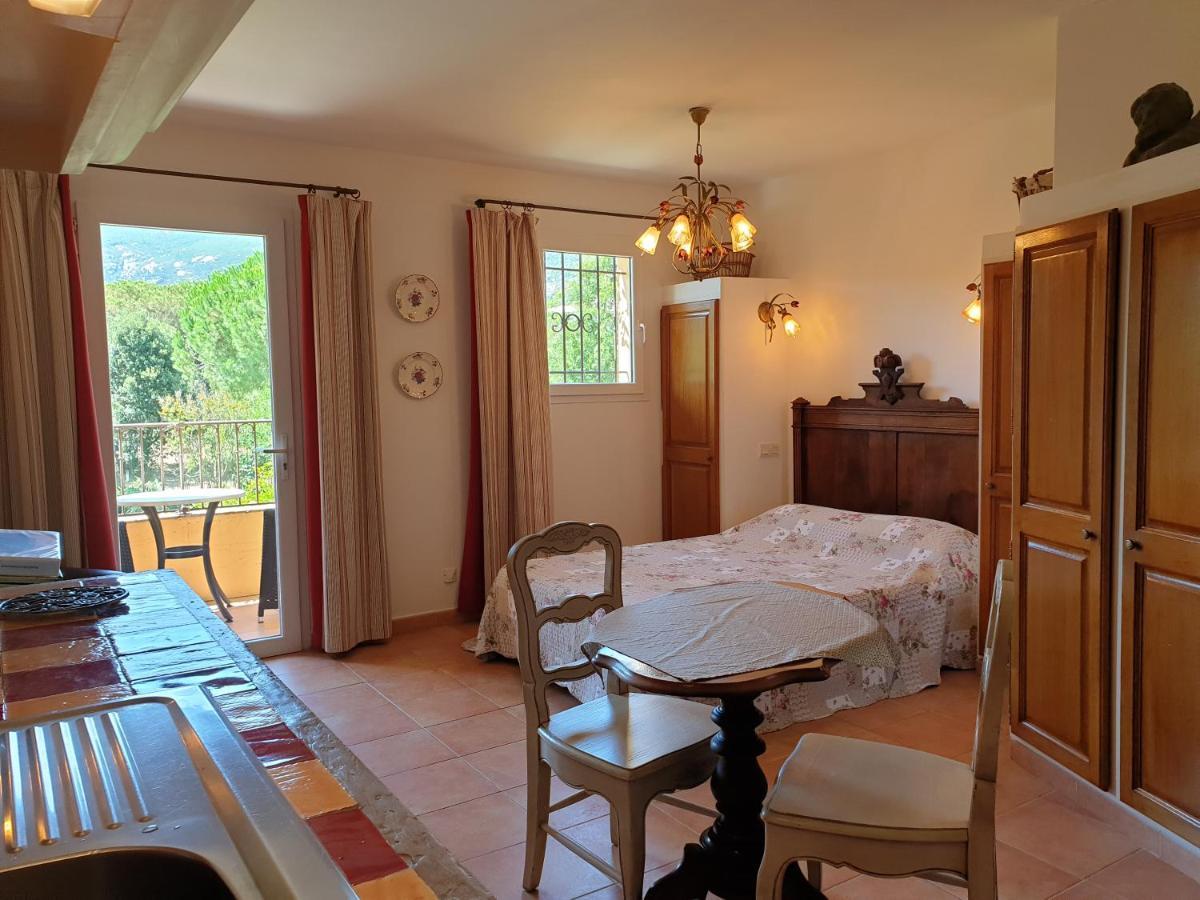 Residence A Merula Calvi  Eksteriør bilde