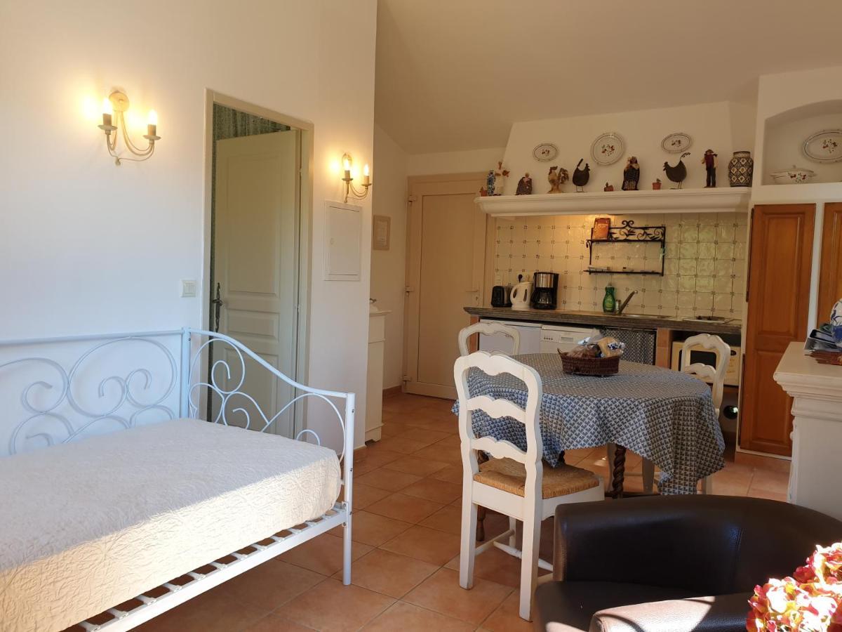 Residence A Merula Calvi  Eksteriør bilde