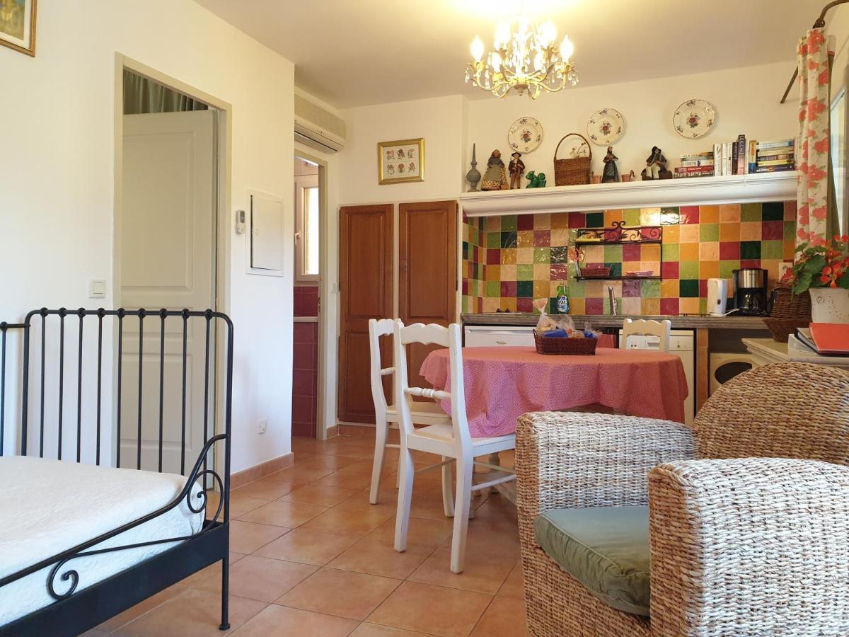 Residence A Merula Calvi  Eksteriør bilde