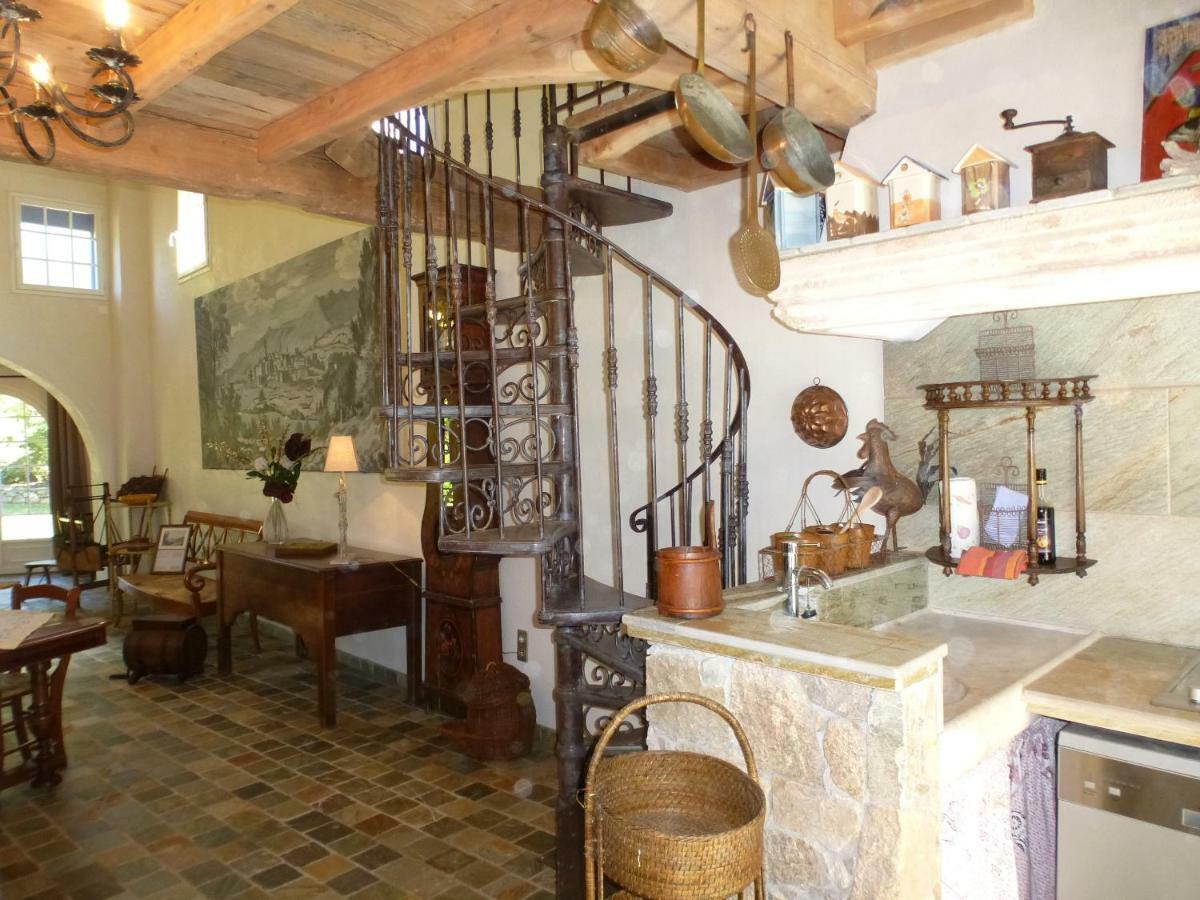 Residence A Merula Calvi  Eksteriør bilde