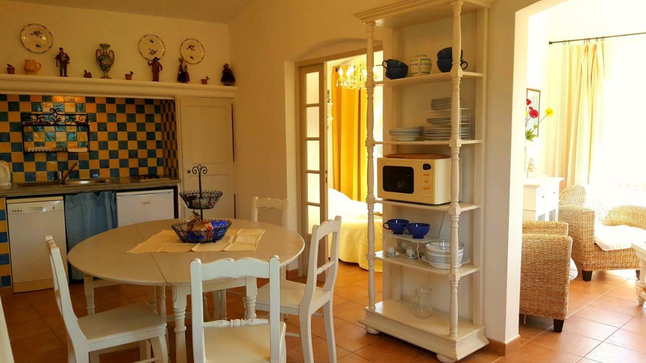 Residence A Merula Calvi  Eksteriør bilde