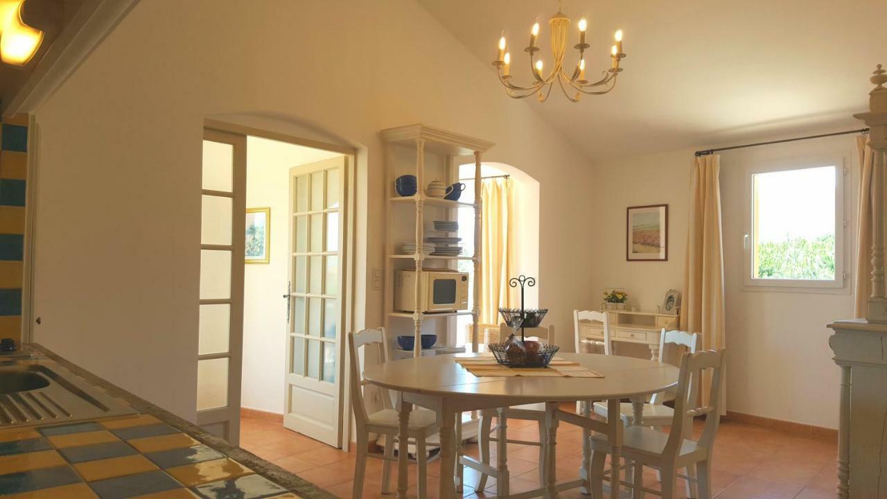 Residence A Merula Calvi  Eksteriør bilde